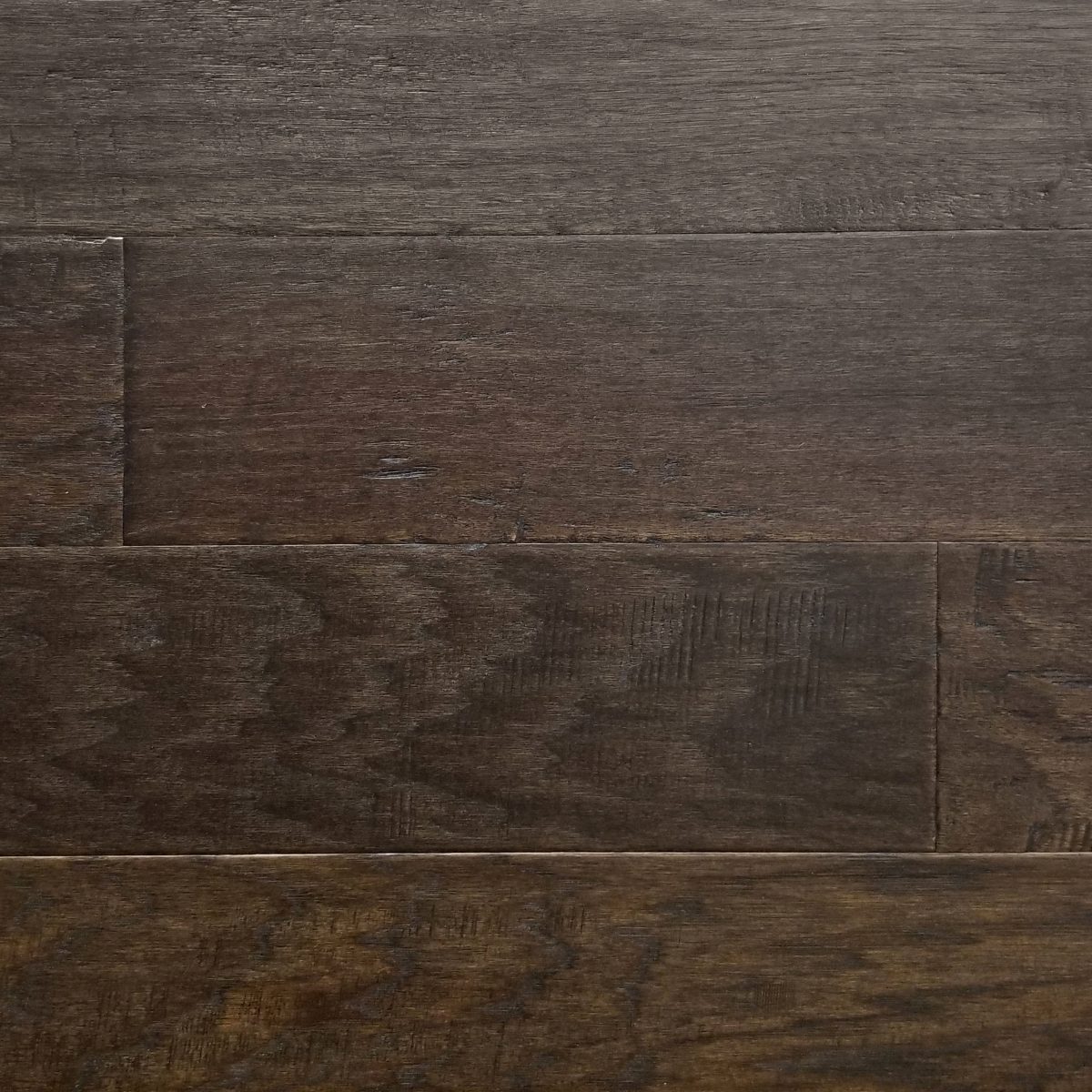 Hickory Timber Wolf – Ambiance